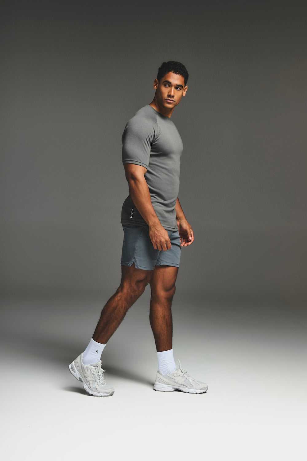 Essential Training Top in Charcoal - TAILORED ATHLETE - USA
