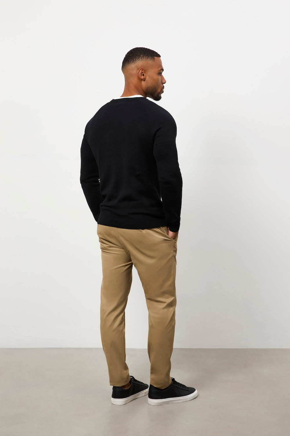 Pure Cotton Knitted V-Neck Sweater in Black - TAILORED ATHLETE - USA