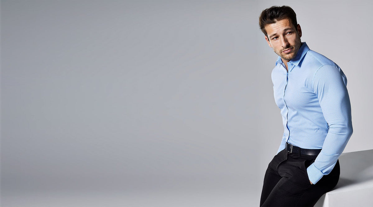 Header image for the careers page, highlighting team culture and available job opportunities