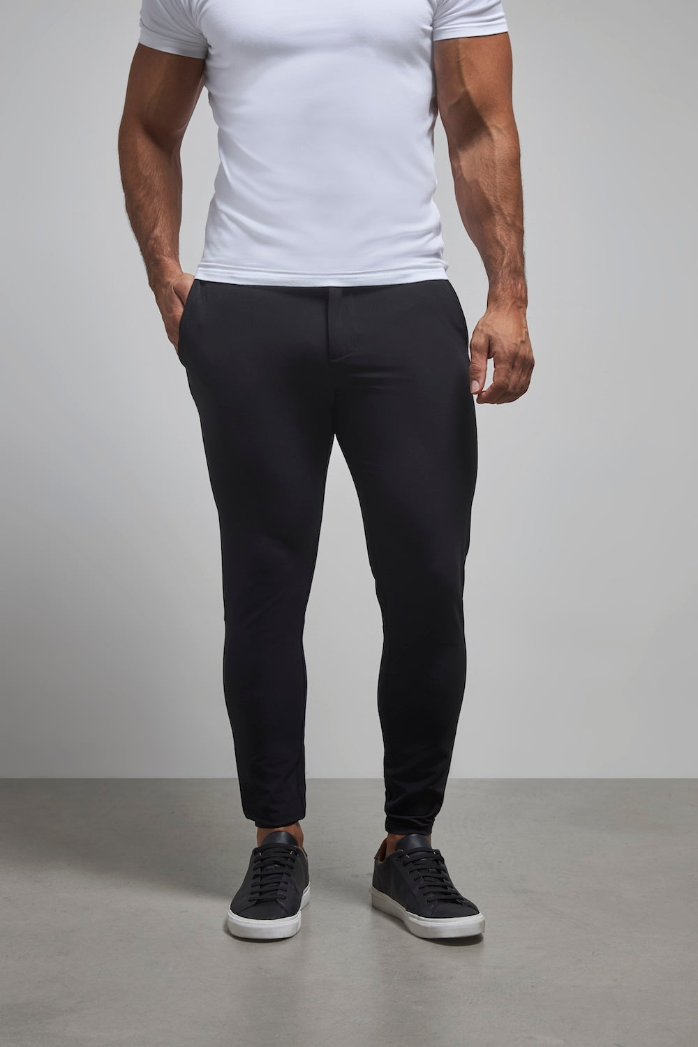 Everyday Tech Pants in Black - TAILORED ATHLETE - USA
