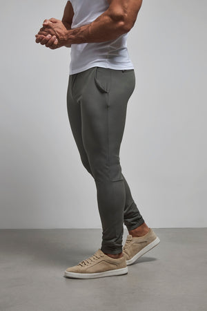 Everyday Tech Pants in Olive - TAILORED ATHLETE - USA