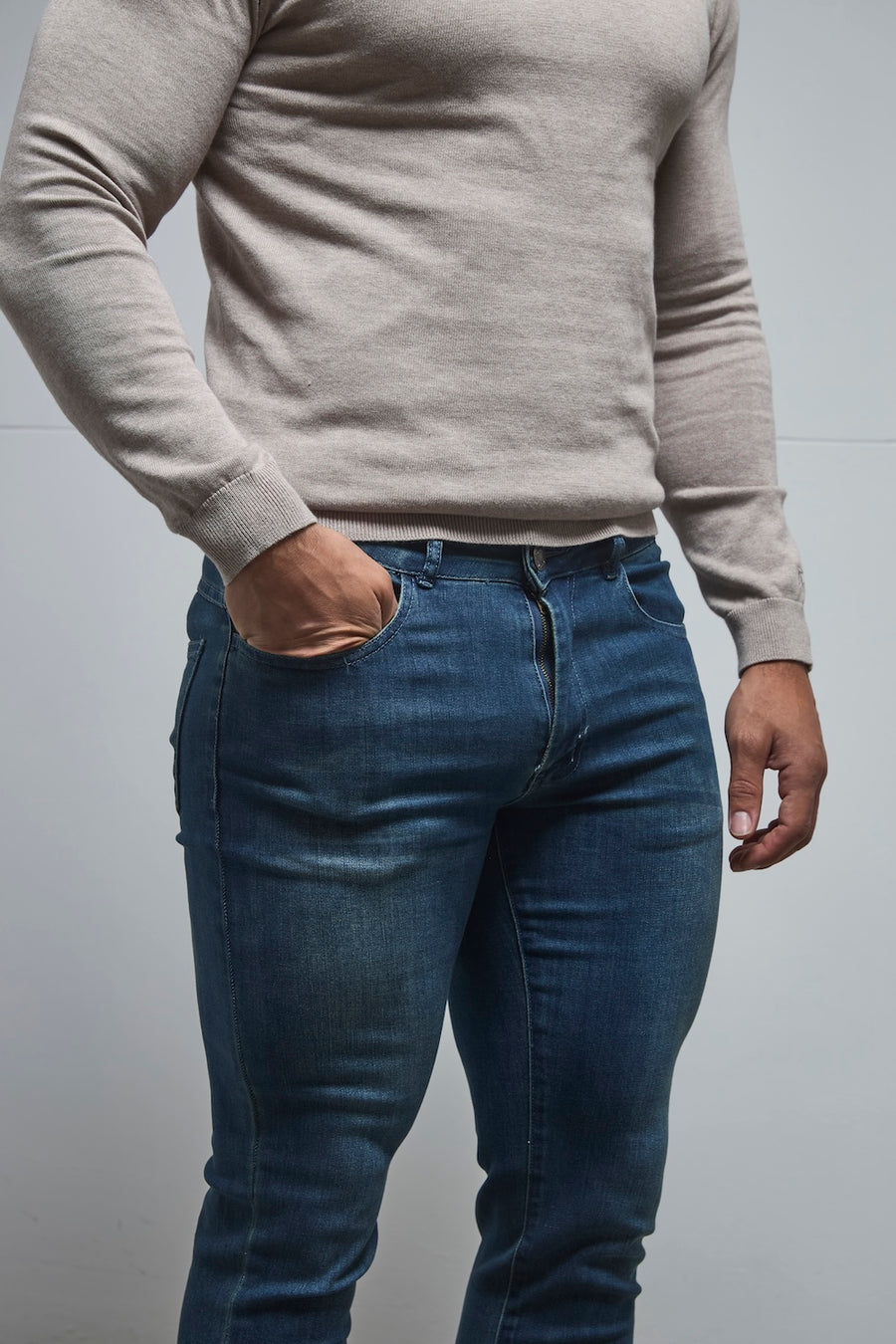 Athletic Fit Jeans in Mid Blue - TAILORED ATHLETE - USA