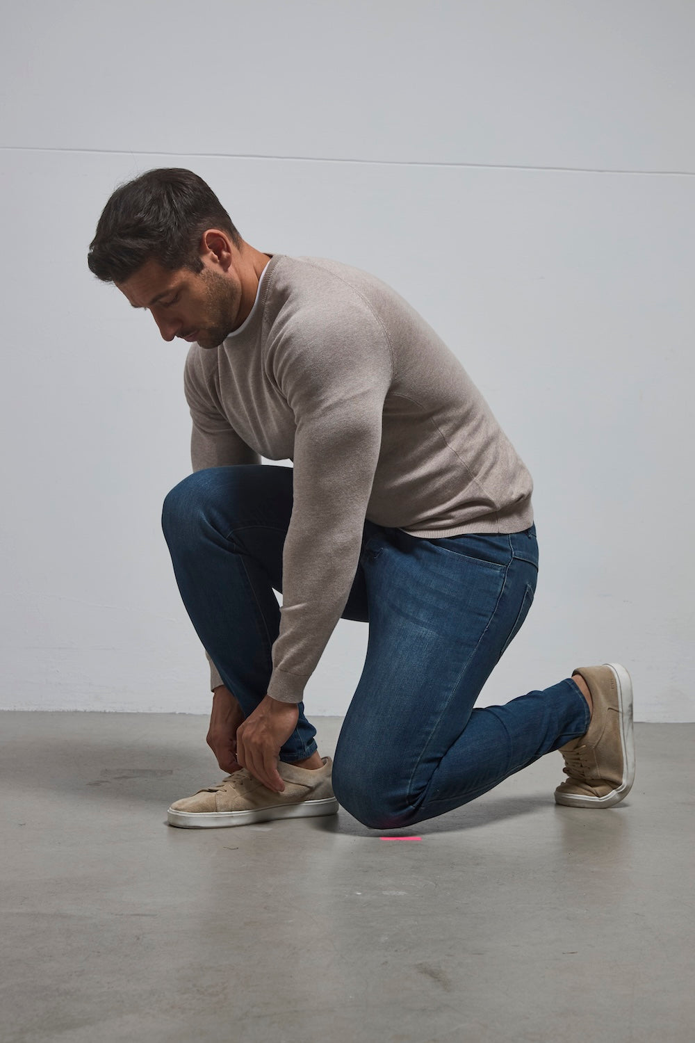 Athletic Fit Jeans in Mid Blue - TAILORED ATHLETE - USA