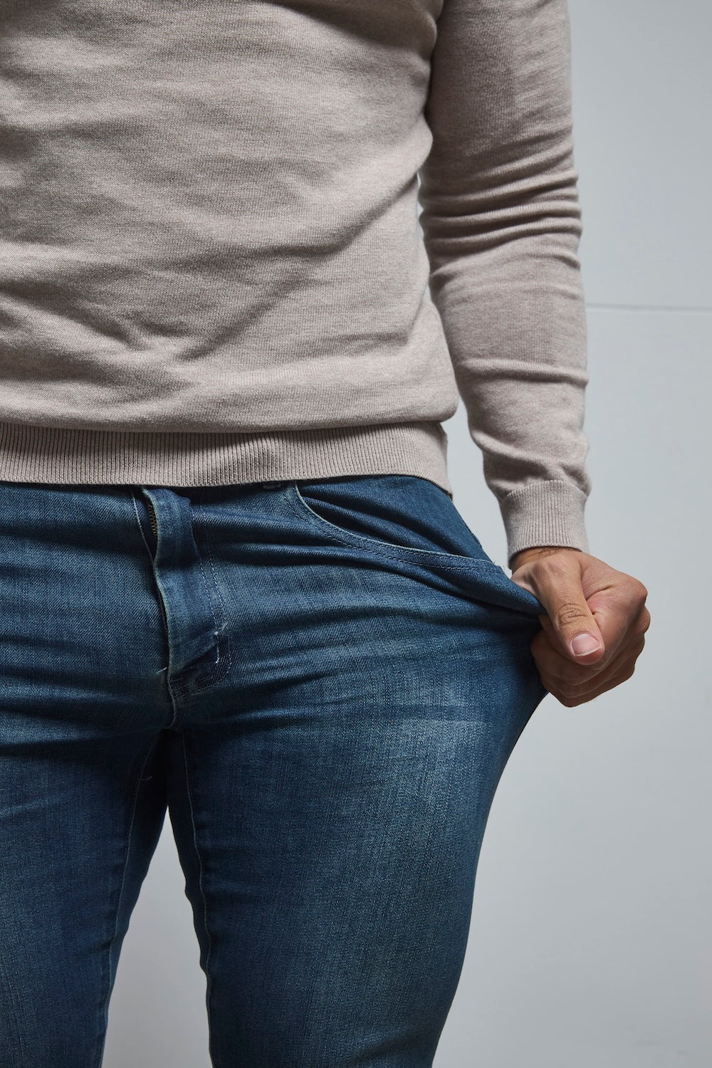 Athletic Fit Jeans in Mid Blue - TAILORED ATHLETE - USA