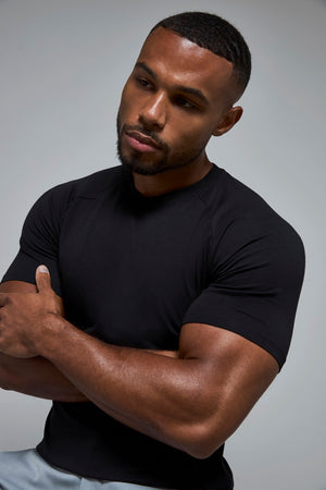Athletic Fit T-Shirt in Black - TAILORED ATHLETE - USA