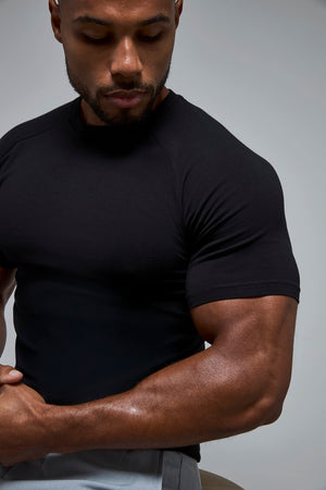 Athletic Fit T-Shirt in Black - TAILORED ATHLETE - USA