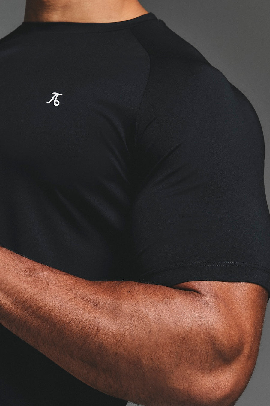 Training Top in Black - TAILORED ATHLETE - USA