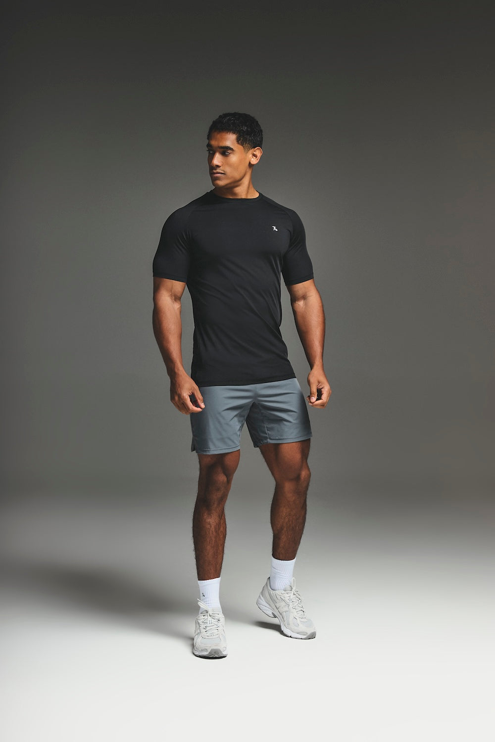Training Top in Black - TAILORED ATHLETE - USA