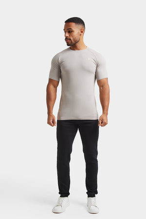 Athletic Fit Jeans in Black - TAILORED ATHLETE - USA
